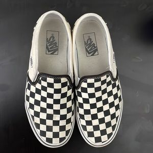 Vans Checkered Slip-On Shoe US Women’s 8.5